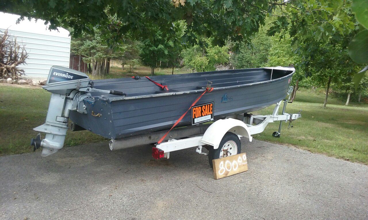 Photo 14 ft. Boat motor trailer 800.00