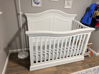 Sorelle Providence Panel Crib & Newton Waterproof Mattress