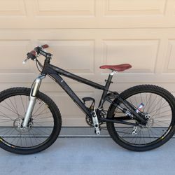 CUSTOM MOUNTAIN BIKE