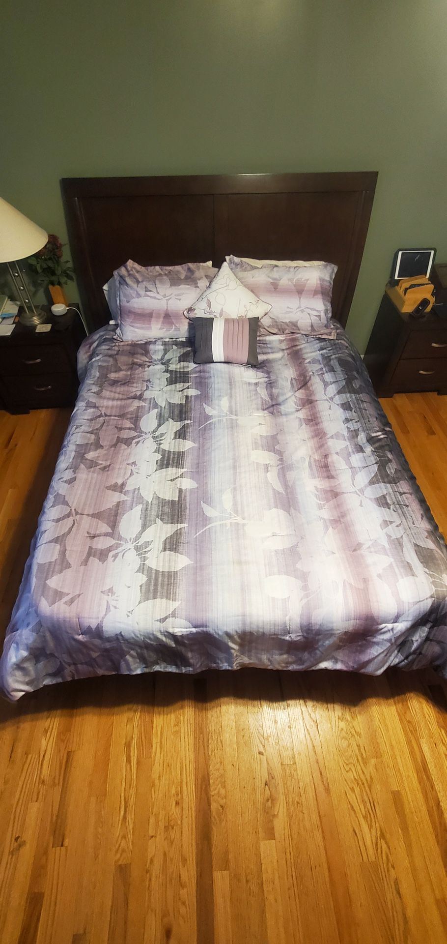 Queen Lilac And Gray Flower Bedspread With Pillows
