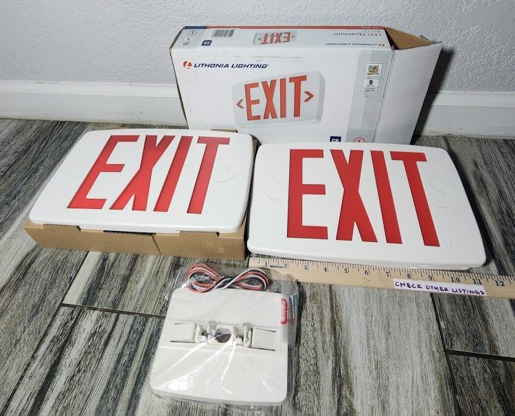 Lithonia Lighting LQM S W 3 R 120/277 M6 Quantum Thermoplastic LED Exit Sign with Stencil-Faced White Housing and Red Letters
Dimensions: 11.75 L x 7