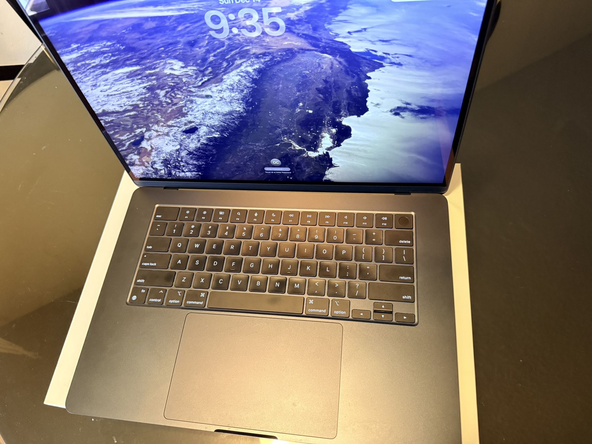 15” MacBook Air M3 – 16GB / 512GB – Like New, Perfect Christmas Gift