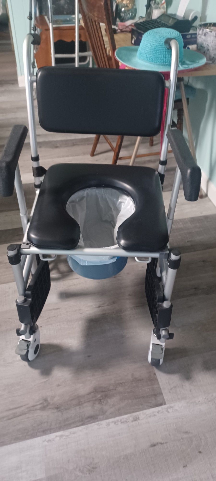 wheelchair/Portable transport commode