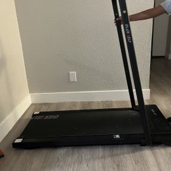 Walking Pad / Treadmill