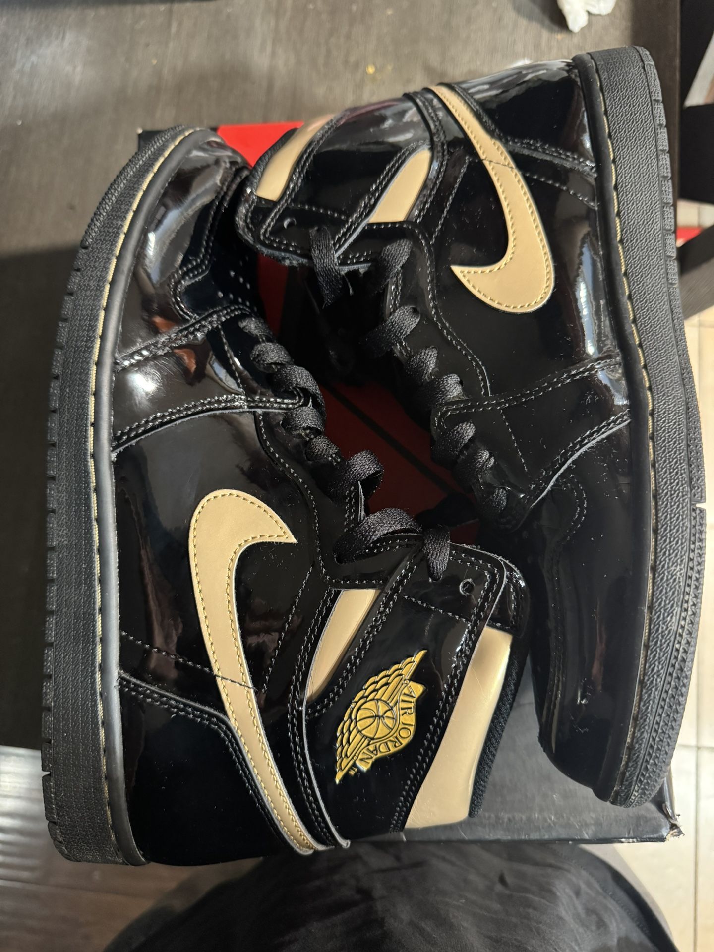 Jordan 1 Metallic Gold Size 11