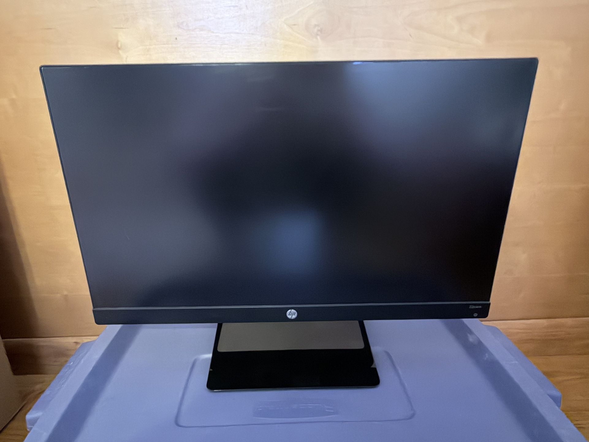 HP monitor 19.5” X 12”