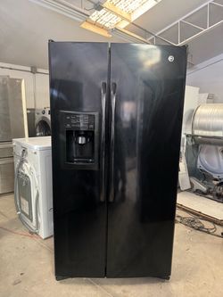 GE REFRIGERATOR