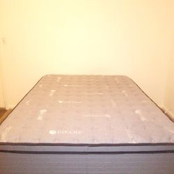 14 inch Queen size mattress bed frame included