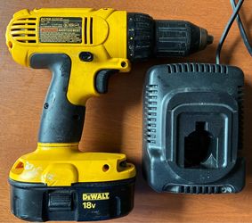 18v 1/2 Inch Variable Speed Drill With Charger
