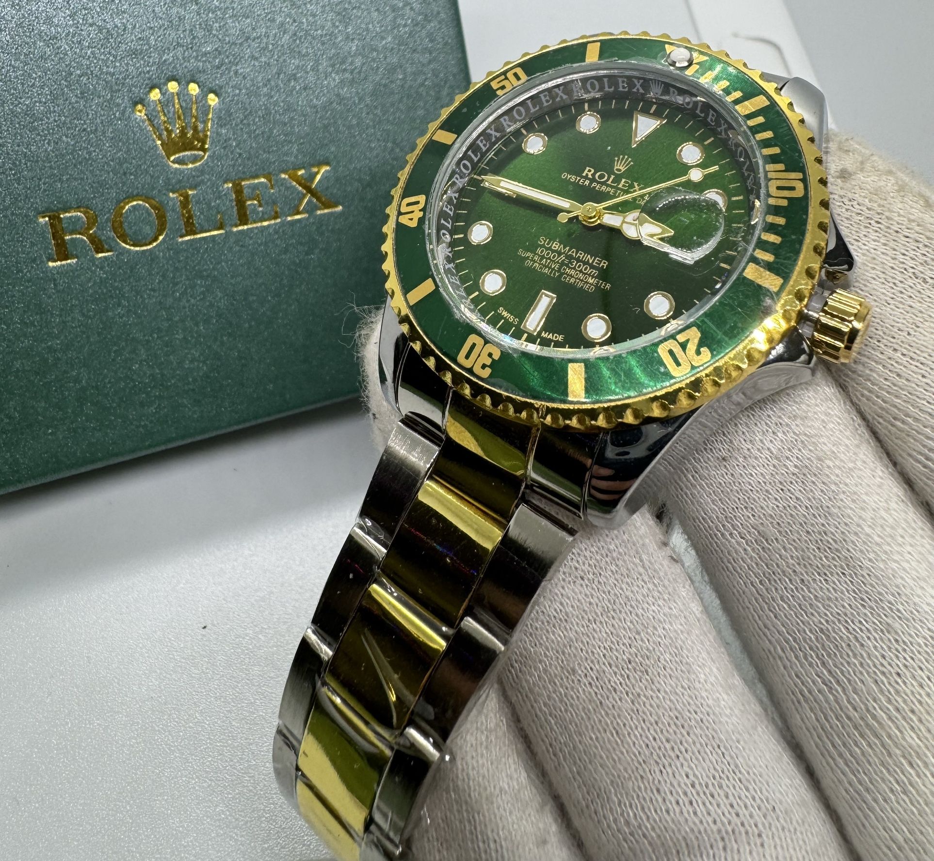 Submariner 126613LV “Kermit” Luxury Designer Watch for Sale in Bell