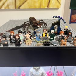 Lego Harry Potter Minifigures & Harry Potter - Wand Pen and Bookmark 