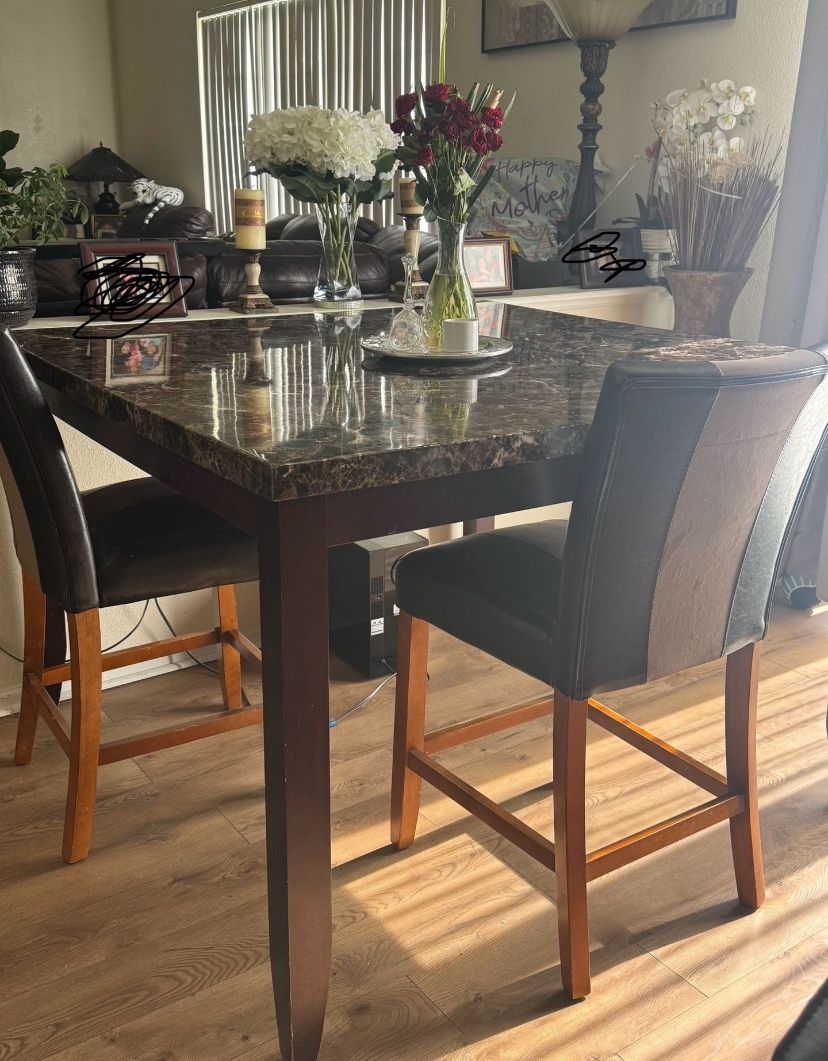 Table & 6 Chairs