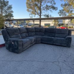 ✨ 3P Gray Power Reclining Sectional Sofa ✨ ($10 Delivery )