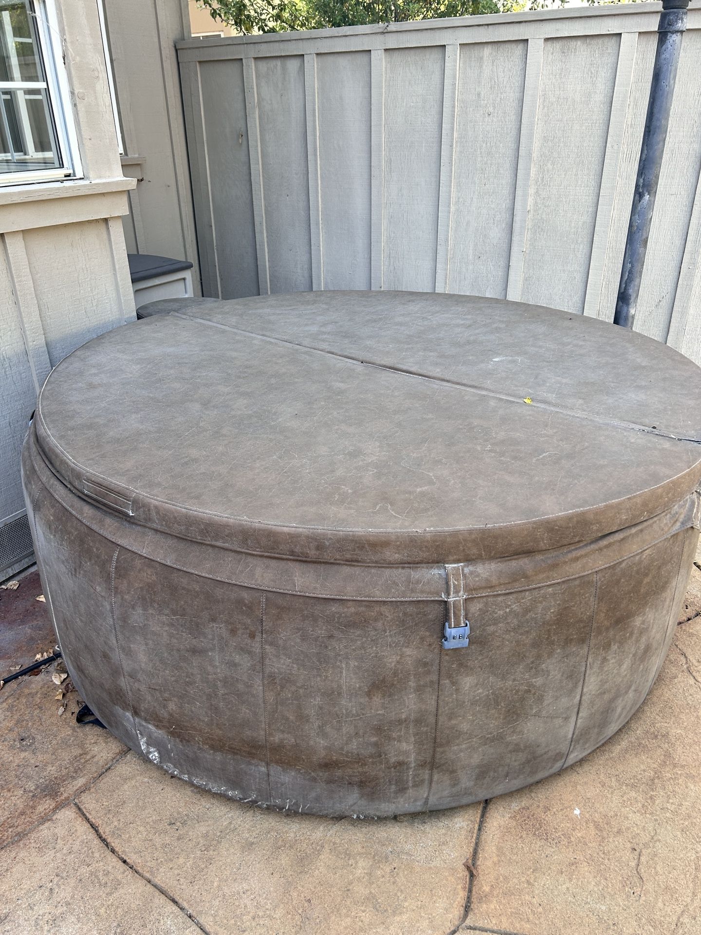 Softub Hoy Tub