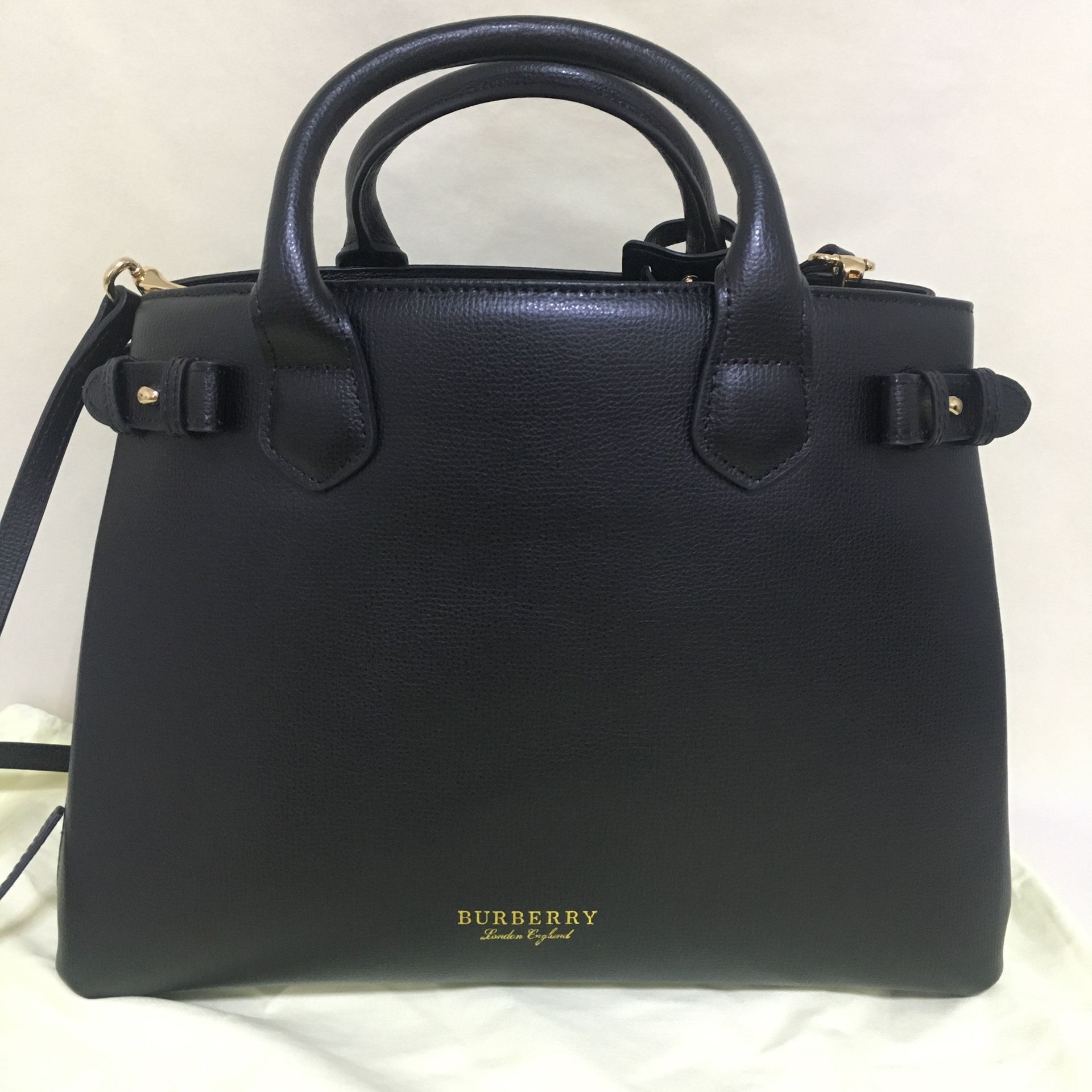Branded Bags - Pre❤️ vintage Burberry almA😍 Rank 9/10 ang
