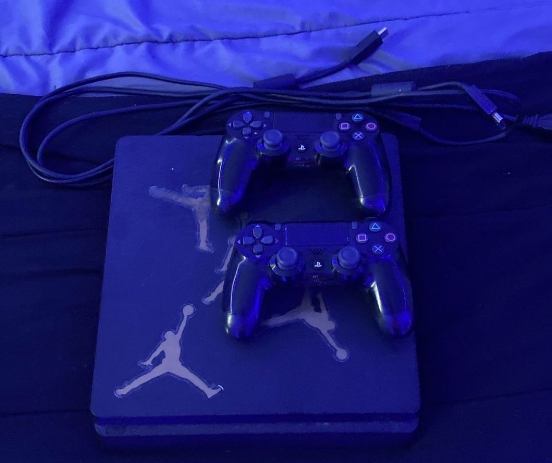 PS4