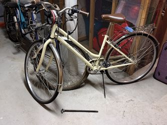 Schwinn Women's Gateway 700c/28" Hybrid Bike - Cream