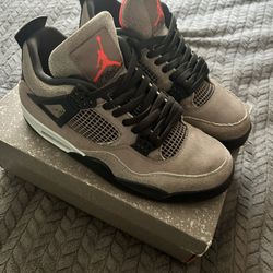 Jordan 4 Taupe Haze 
