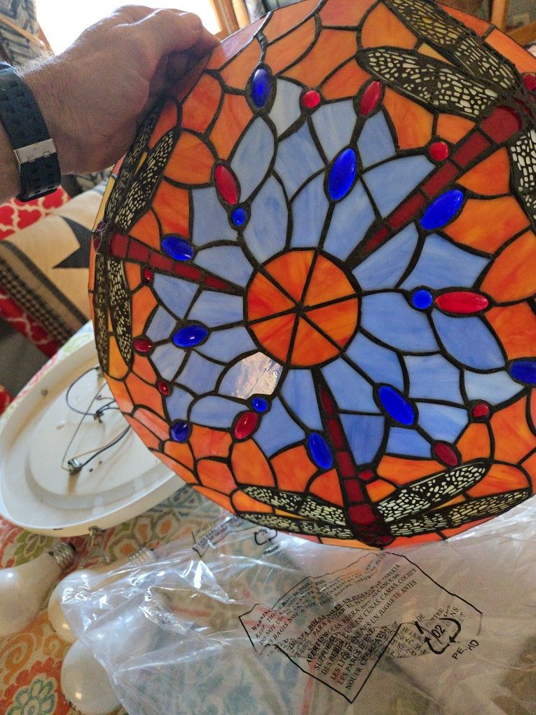 Tiffany Style Dragon Fly Ceiling Lamp.