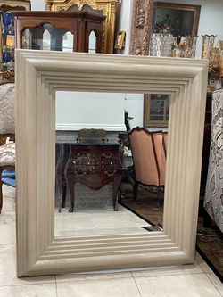 Exquisite Vintage Staked Wood Henredon Beveled Wall Mirror Featuring a Striking Multi Layer Frame🌷