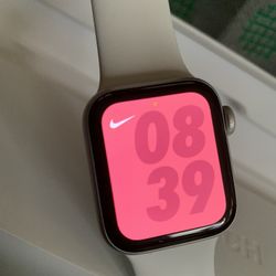 Series 7 Apple Cellular Watch Silver 41mm Perfect