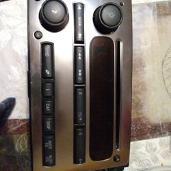 Hummer H3 OEM Factory Radio