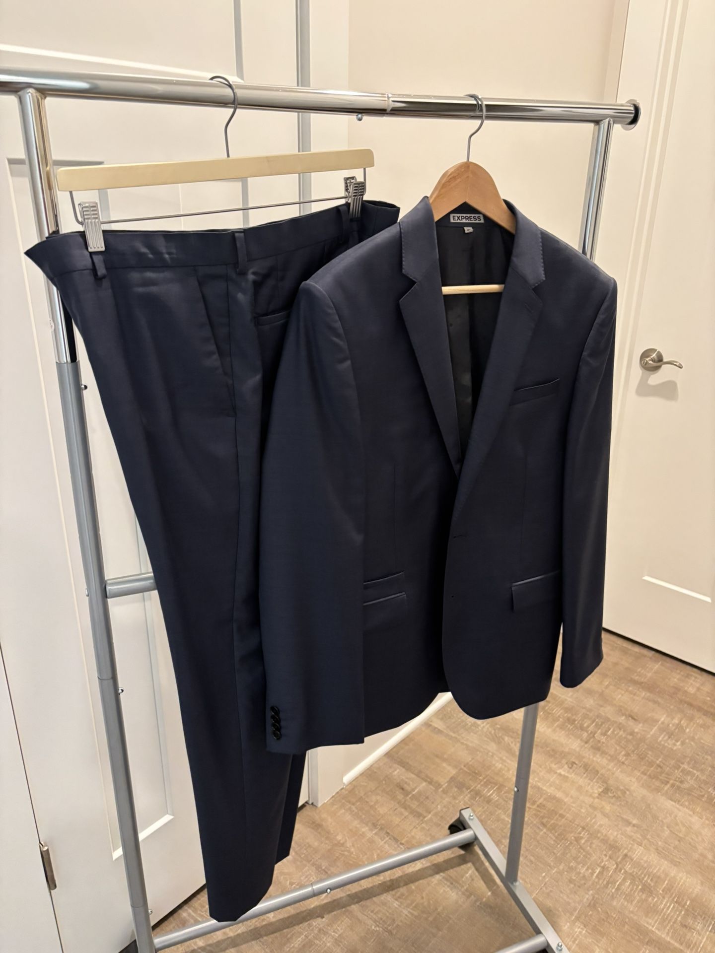 Express Men’s Navy Blue Suit 40R 32x30