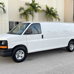 2017 Chevrolet., Express., 3500 Cargo Van Extended 