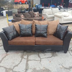 Nice Couch! Delivery Available!