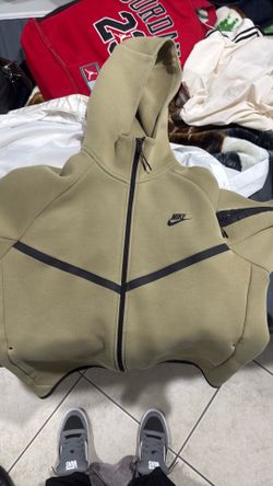Nike tech