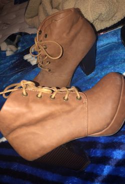 Worn twice very good condition size 7 1/2