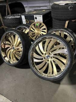 26 Inch Forgiato Wheels Tires And Steering Wheel