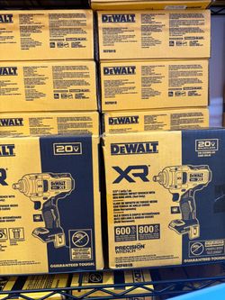 Dewalt 20 volt 1/2 Mid torque Impact Wrench