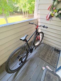 Black and Red Mountain Bike 29 inch