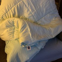 Comforter  Teal In Color