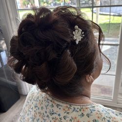 Peinado y maquillaje