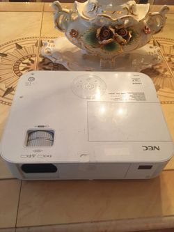 Projector w/ hdmi Capabilities