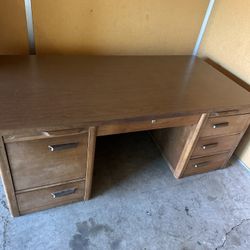 wooden desk 