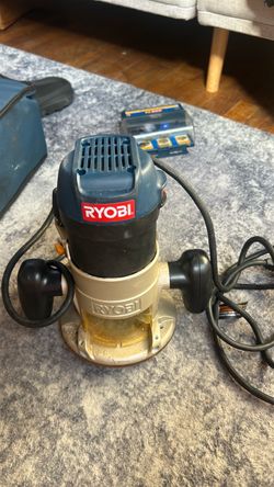 RYOBI R163 Router + Bag + Router Bit Set
