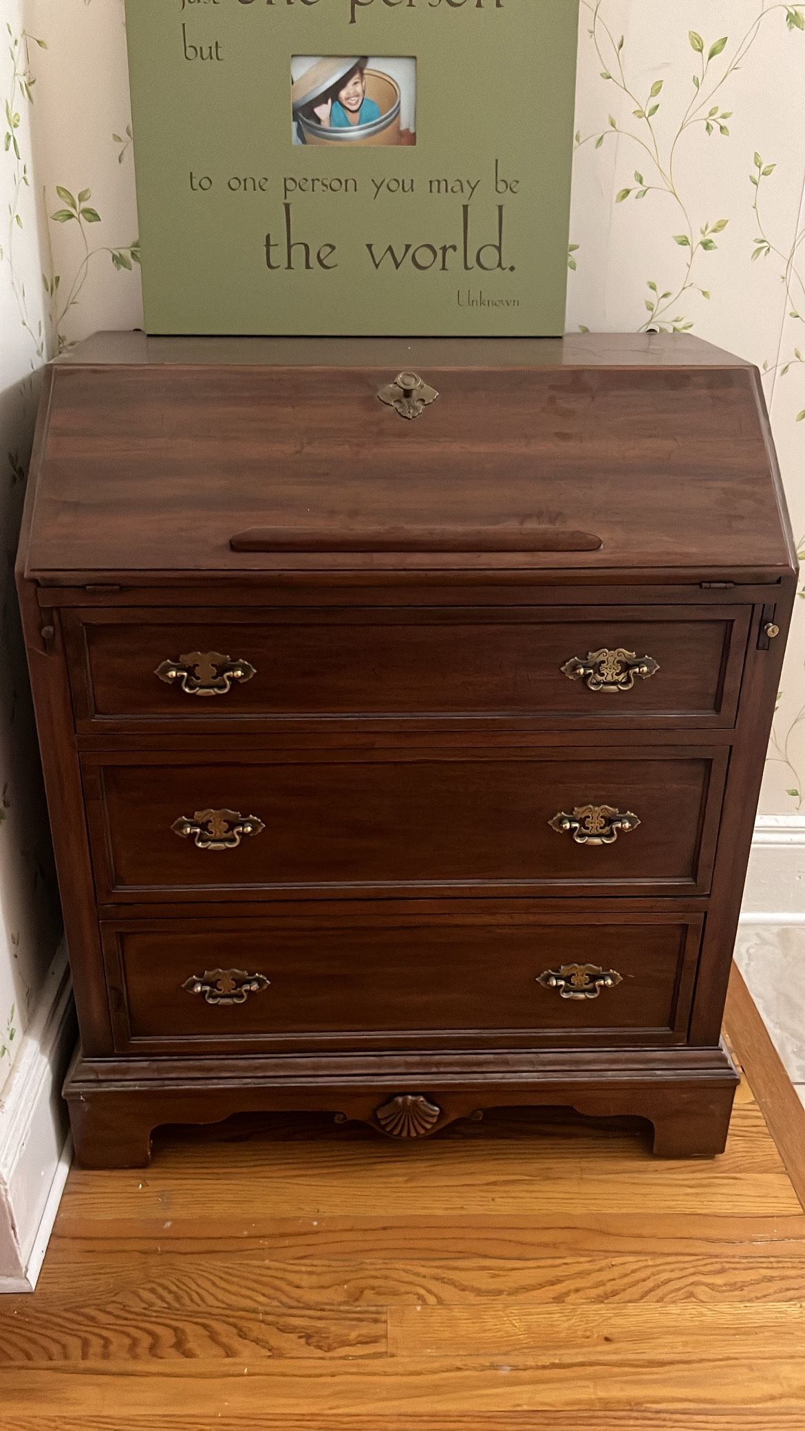 DAVIS CABINET Co Solid Secretary Desk
