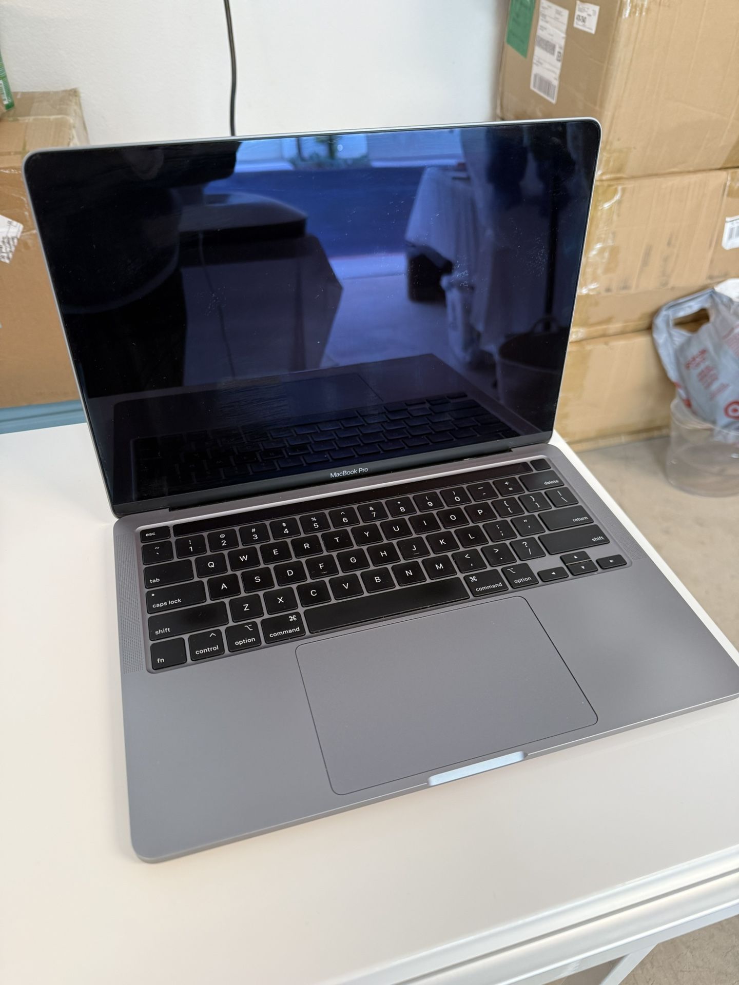 MacBook Pro 13” (2020) – 2.0GHz i5, 16GB RAM, 512GB SSD