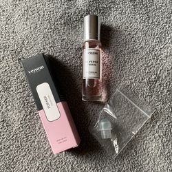 VENOM’s For Her Pheromone Perfume Collection