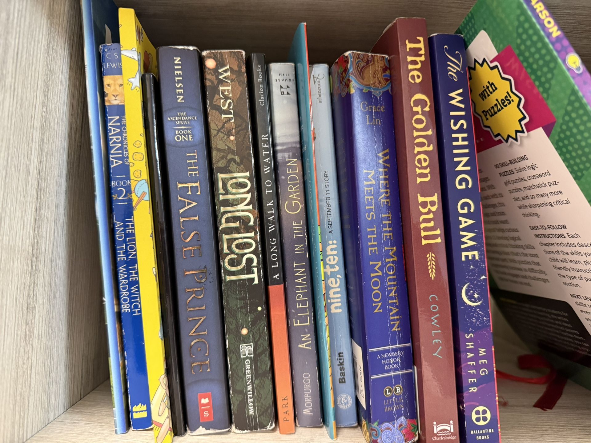 BACK TO SCHOOLBOOKS. Late Elementary/ Early Middle School Books Kicked, Linked, Float, Unplugged, Rules, Vanishing act, Seabiscut, Home of the brave,
