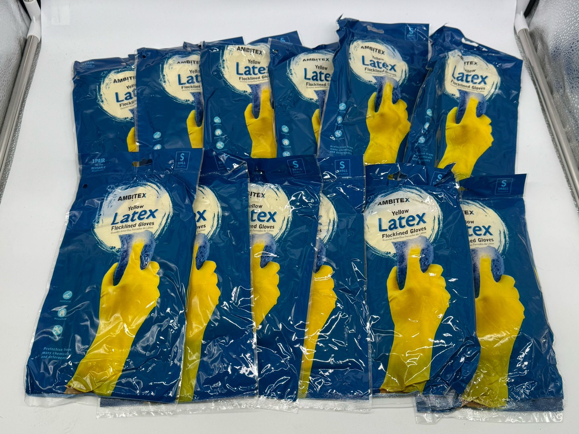 12 Pairs Of Cleaning Gloves Small Size