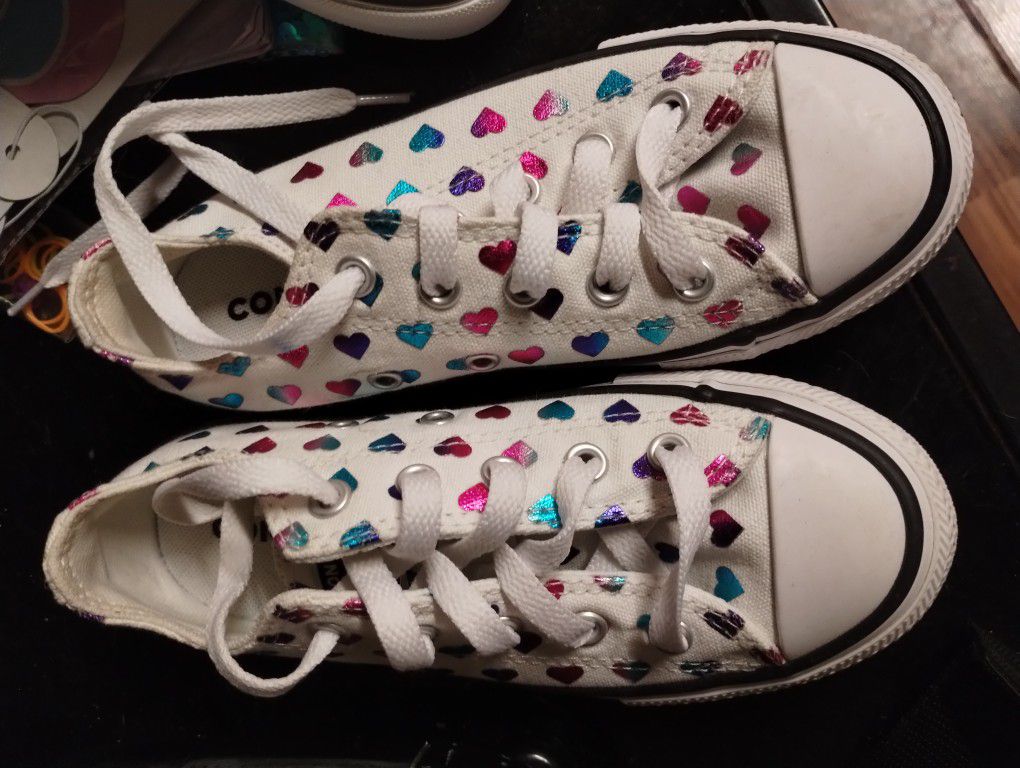 New Girls Size 12 Colorful Hearts Converses 