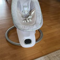 Maxi Cost- Cassia Baby Swing W/ Music.