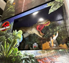 Jurassic Park World SDCC Out House Chaos T Rex Tyrannosaurus