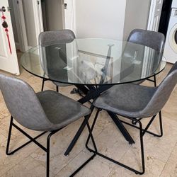 Dinning Table And Chairs 