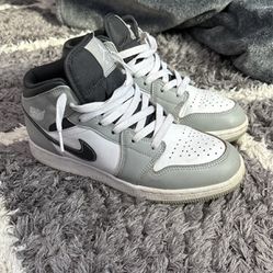 Jordan 1 Grey