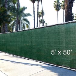 FENCE SCREEN 5’x50'  Privacy Screen includes ZIP TIES - GREEN